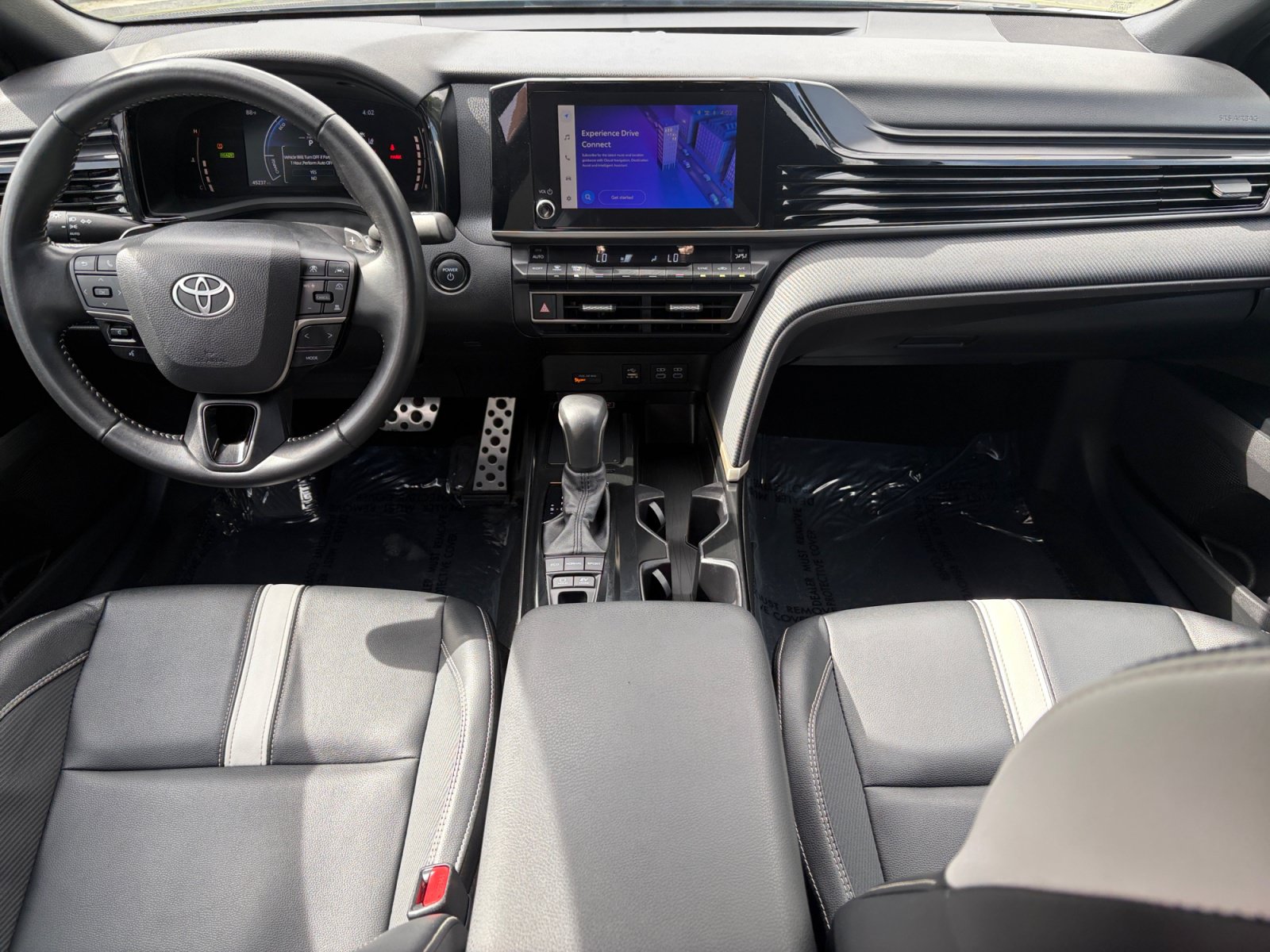 Used 2025 Toyota Camry SE FWD image 24