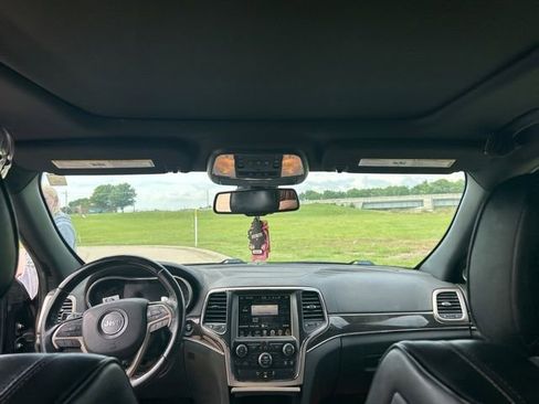 Used 2014 Jeep Grand Cherokee Overland AWD/4WD image 10