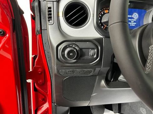 Used 2026 Jeep Wrangler Unlimited Sport AWD/4WD image 19