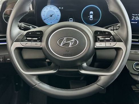 Used 2023 Hyundai Elantra Limited FWD image 13