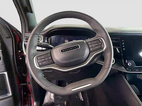 Used 2022 Jeep Wagoneer Series III w/ Convenience Group I image 11