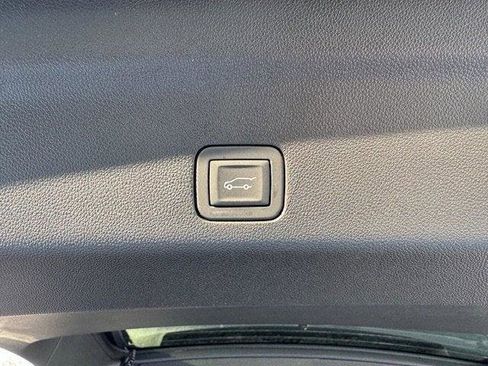 New 2026 GMC Yukon XL Elevation w/ Elevation Premium Package image 7