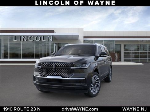 New 2026 Lincoln Navigator Reserve AWD/4WD image 2
