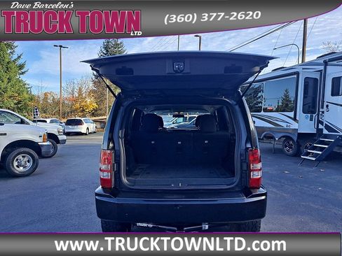 Used 2012 Jeep Liberty Sport image 10