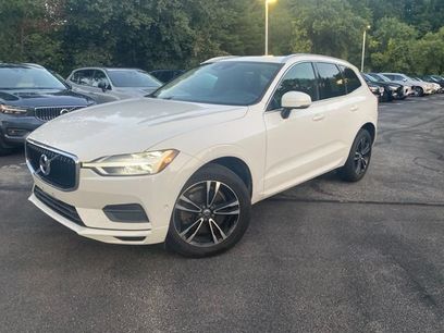 Used 2019 Volvo XC60 T6 Momentum w/ Multimedia Package