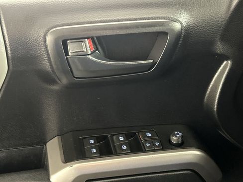 Used 2022 Toyota Tacoma SR5 image 18