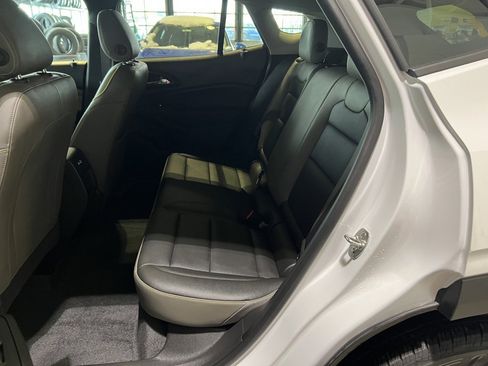 Used 2025 Chevrolet Trax ACTIV w/ Sunroof Package image 16