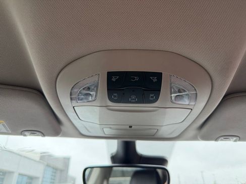 Used 2023 Chrysler Pacifica Touring-L FWD image 12