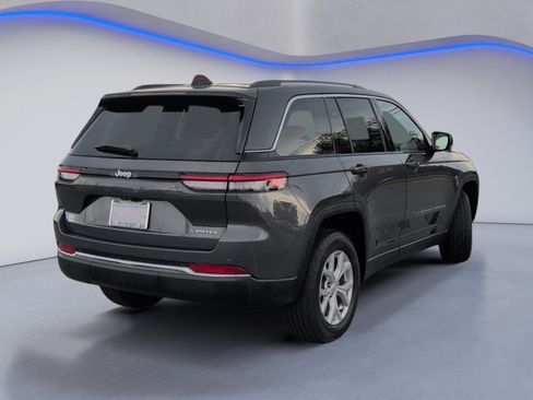 Used 2023 Jeep Grand Cherokee Limited RWD image 4