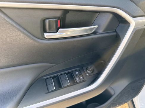 Used 2025 Toyota RAV4 XLE image 35