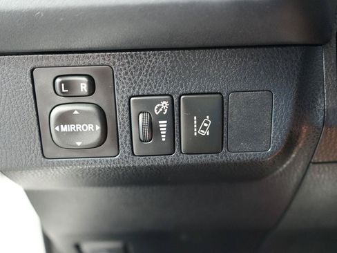 Used 2017 Toyota RAV4 LE FWD image 18