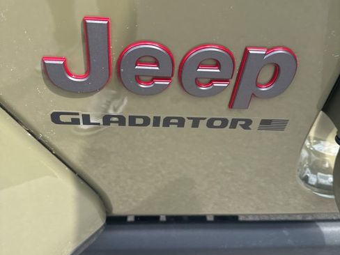 Used 2025 Jeep Gladiator Rubicon image 7