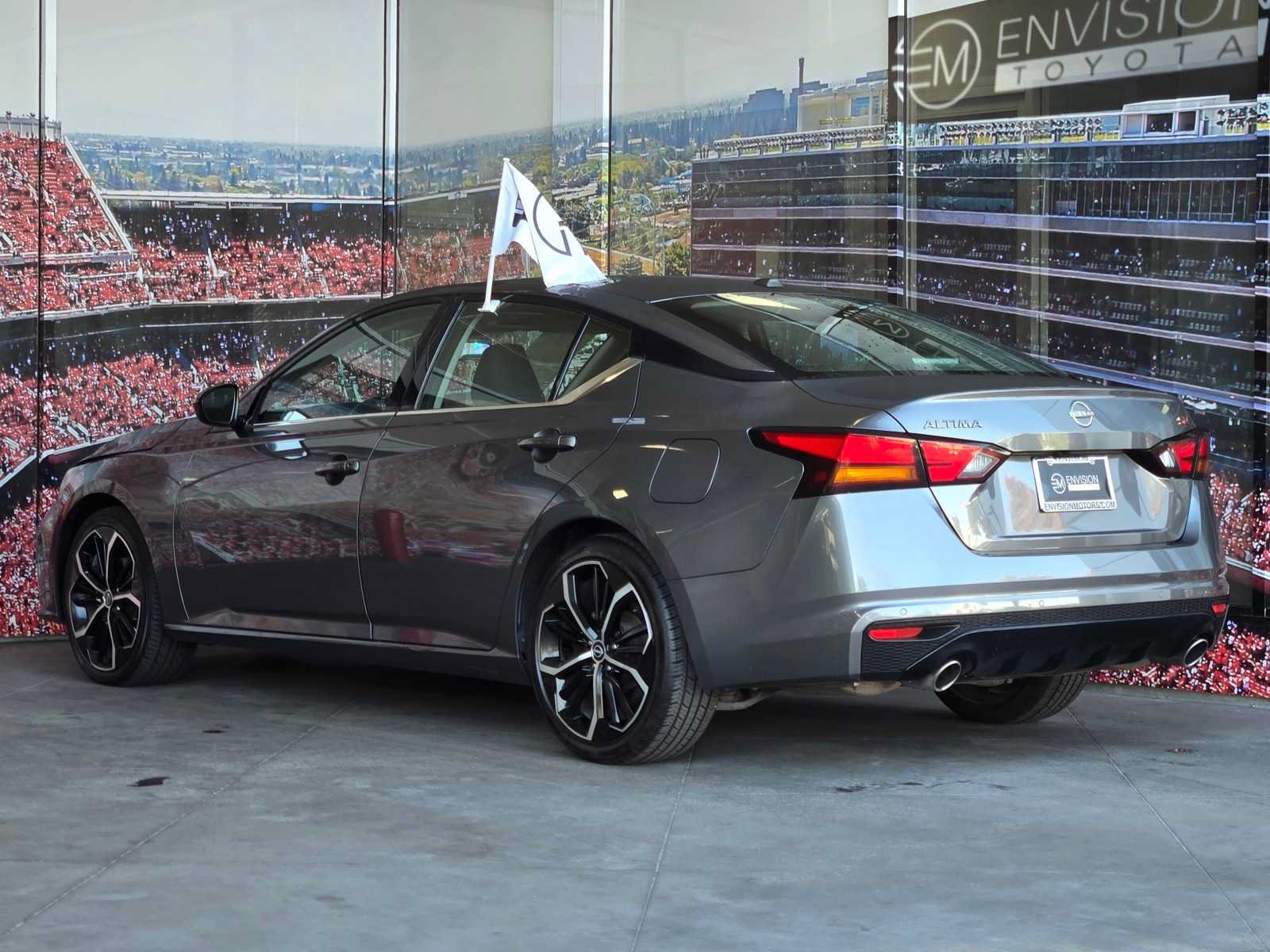 Used 2024 Nissan Altima 2.5 SR FWD image 5
