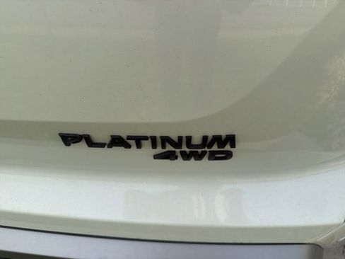 Used 2024 Nissan Pathfinder Platinum image 6