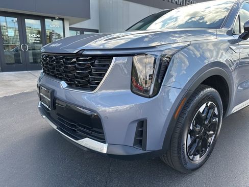 Used 2025 Kia Sorento S w/ Panoramic Sunroof Package image 12