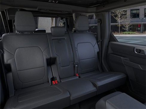 New 2025 Ford Bronco Badlands image 11