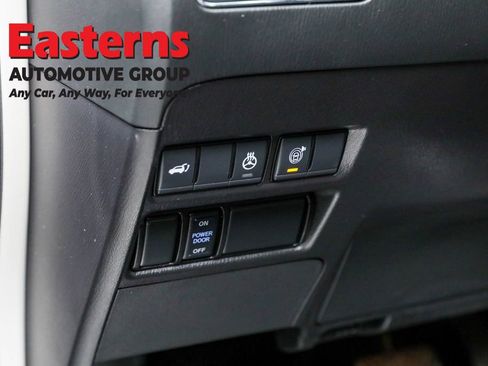 Used 2023 Nissan Armada SL w/ Captain's Chairs Package image 25