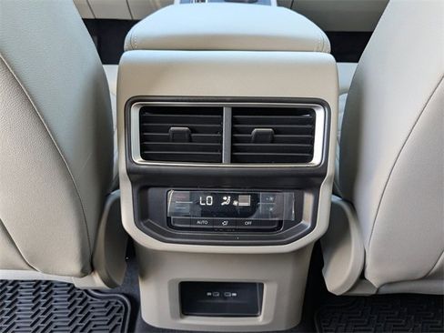New 2026 Volkswagen Atlas SE image 15