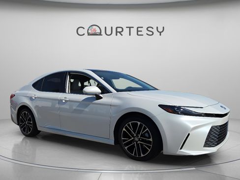 Certified 2025 Toyota Camry XLE image 7