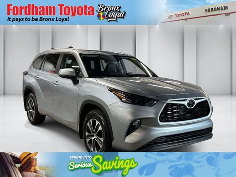 Certified 2025 Toyota Highlander XLE AWD/4WD image 1