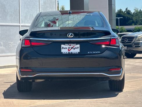 Used 2025 Lexus ES 300h w/ Premium Package FWD image 5