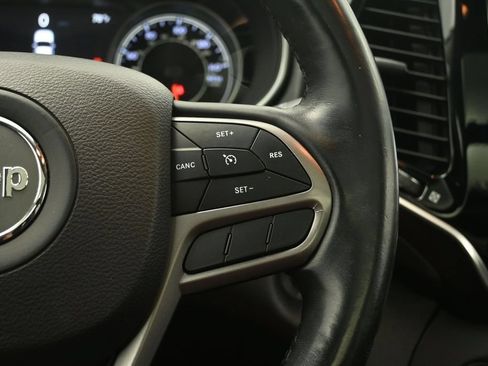 Used 2019 Jeep Cherokee Overland AWD/4WD image 22