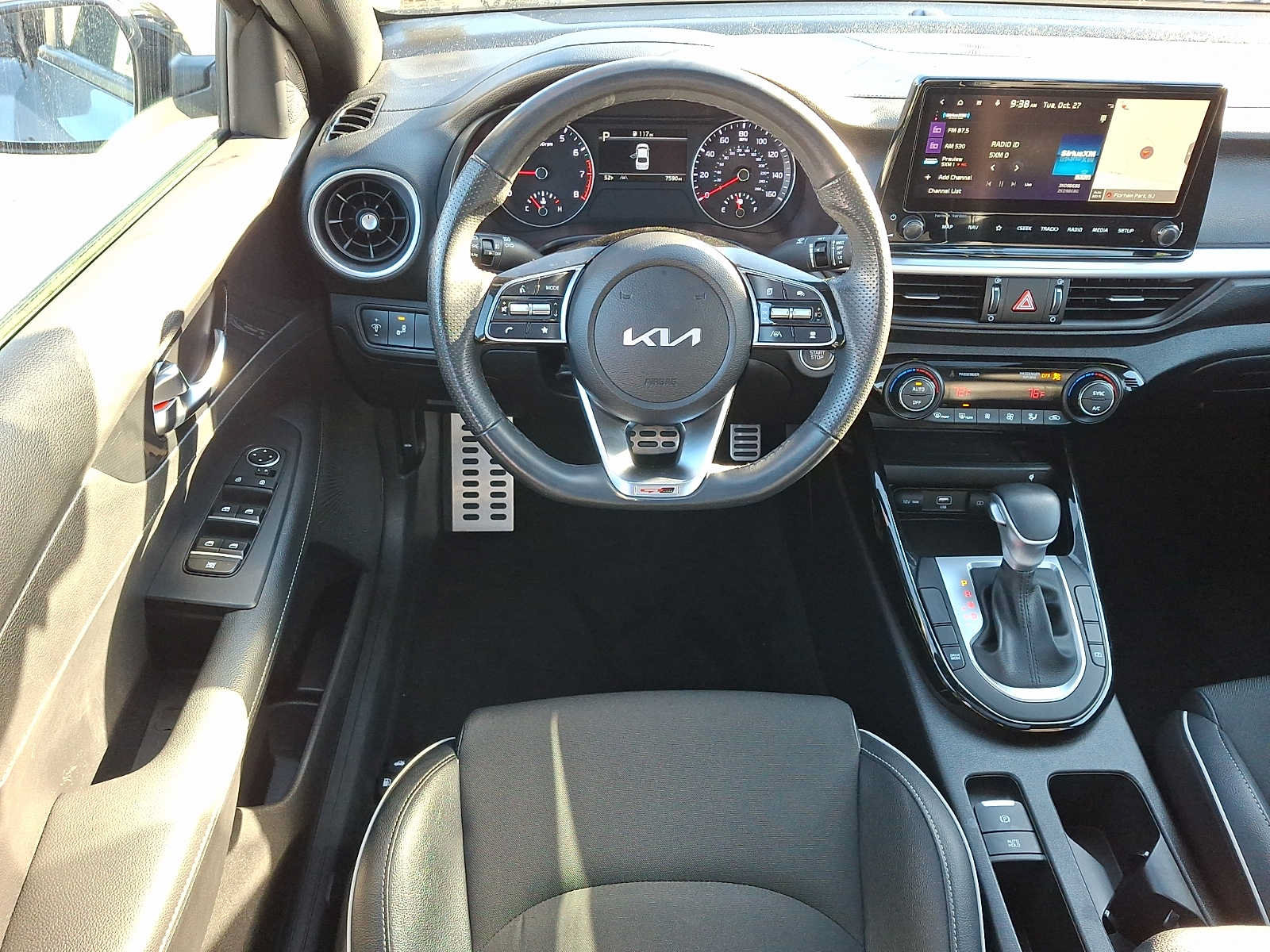 Used 2023 Kia Forte GT-Line w/ GT-Line Premium Package FWD image 11