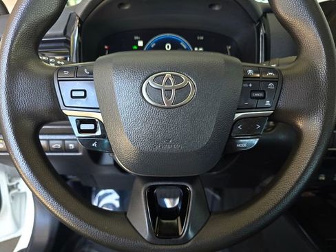 Used 2025 Toyota Camry LE FWD image 11