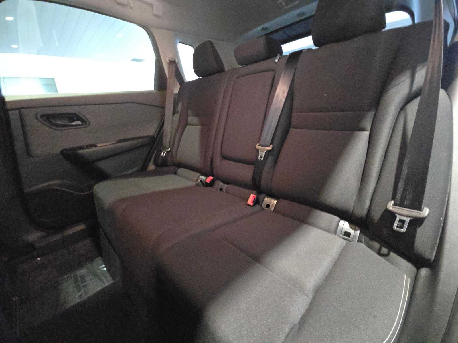 Used 2023 Nissan Rogue S AWD/4WD image 17