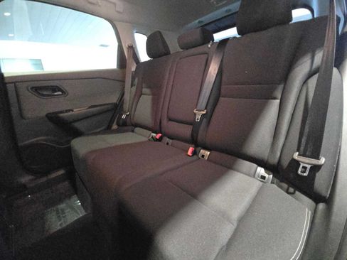 Used 2023 Nissan Rogue S AWD/4WD image 17