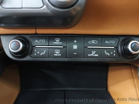 Used 2017 Ferrari GTC4Lusso AWD/4WD image 37