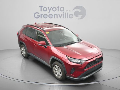 Used 2021 Toyota RAV4 LE image 19