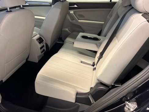 Certified 2022 Volkswagen Tiguan SE R-Line FWD image 16