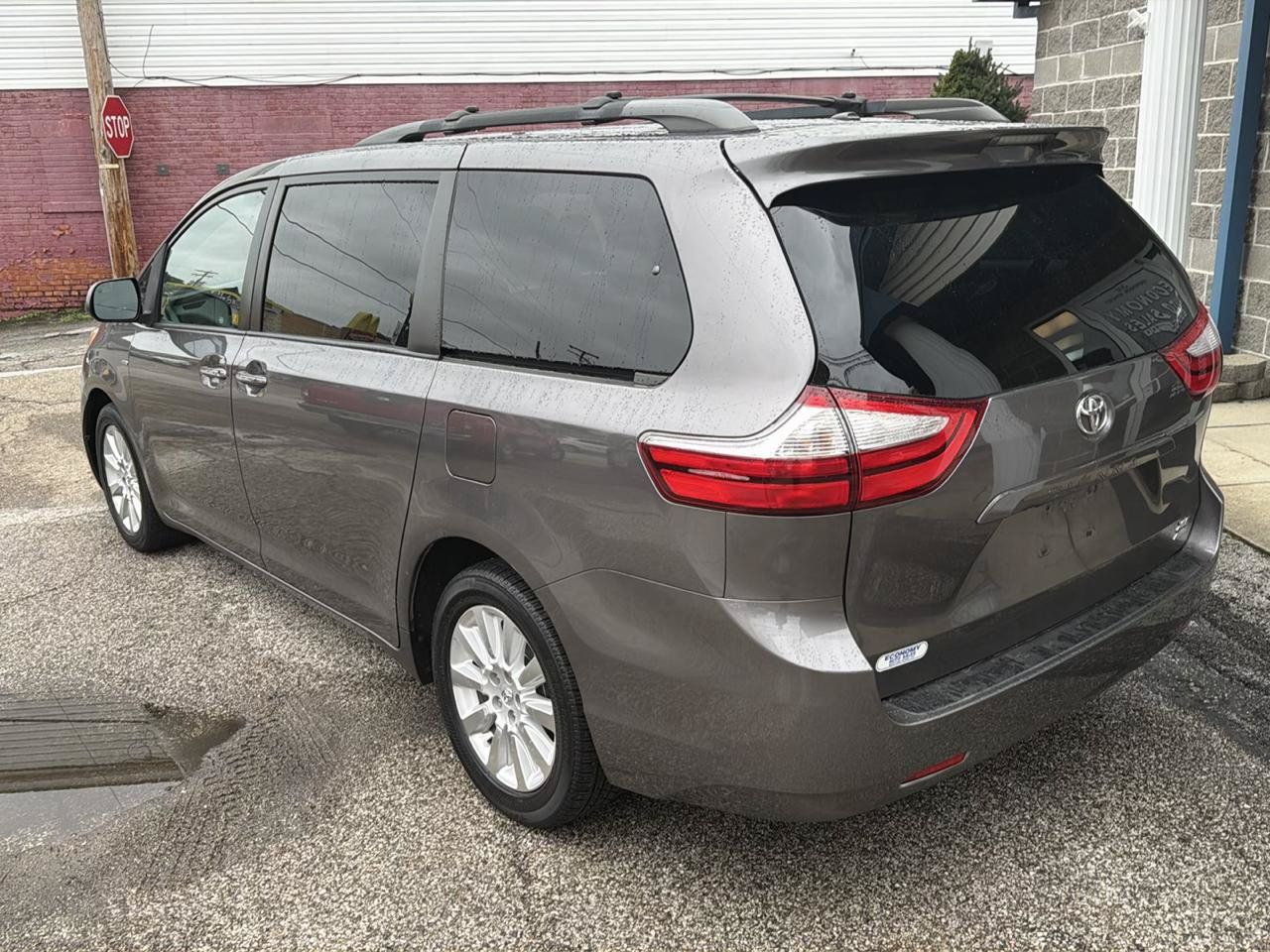 Used 2016 Toyota Sienna XLE AWD/4WD image 6