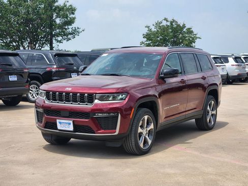 New 2026 Jeep Grand Cherokee L Limited RWD image 2