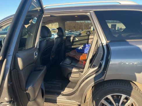 Used 2015 Nissan Pathfinder SL image 10