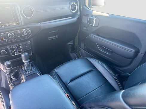Used 2023 Jeep Wrangler Unlimited Sahara w/ Cold Weather Group AWD/4WD image 26