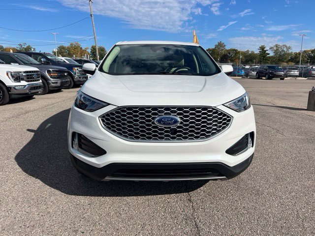 Certified 2024 Ford Edge SEL w/ Convenience Package AWD/4WD image 2