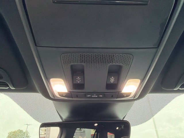 Used 2025 Honda Pilot Black Edition image 27