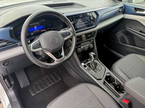 Used 2024 Volkswagen Taos SE FWD image 18