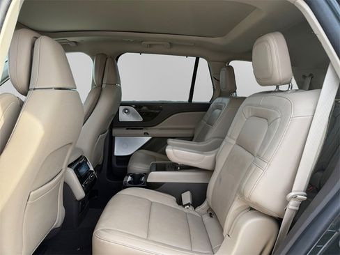 Used 2022 Lincoln Aviator Reserve w/ Equipment Group 201A image 13