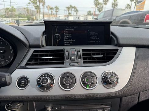 Used 2014 BMW Z4 sDrive35i w/ Technology Package RWD image 22