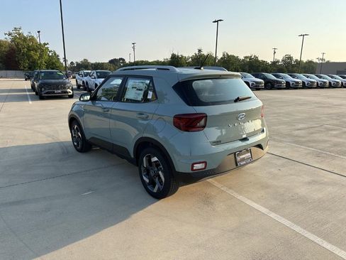 New 2025 Hyundai Venue Limited image 7