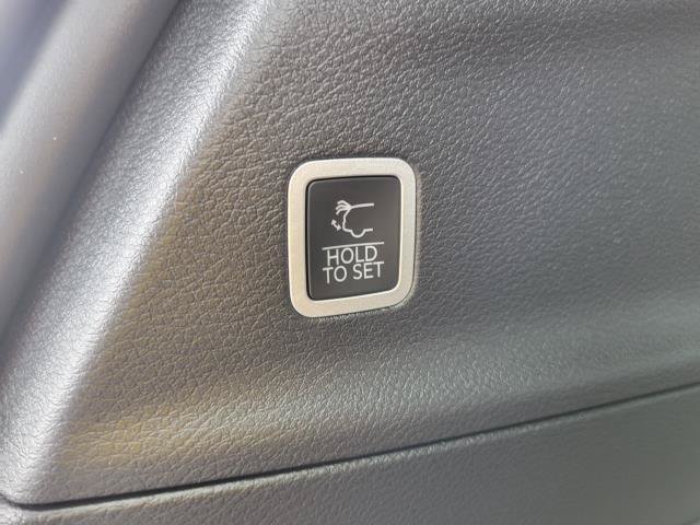New 2027 Chrysler Pacifica Select FWD image 25