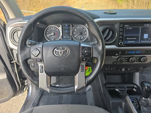 Used 2022 Toyota Tacoma SR5 image 15