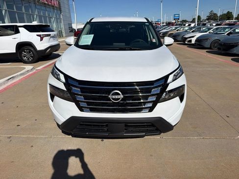 Used 2026 Nissan Rogue SV AWD/4WD image 8