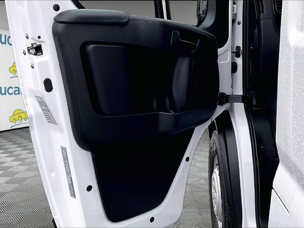 Used 2025 RAM ProMaster 2500 w/ U-Haul Equipment Group FWD image 9
