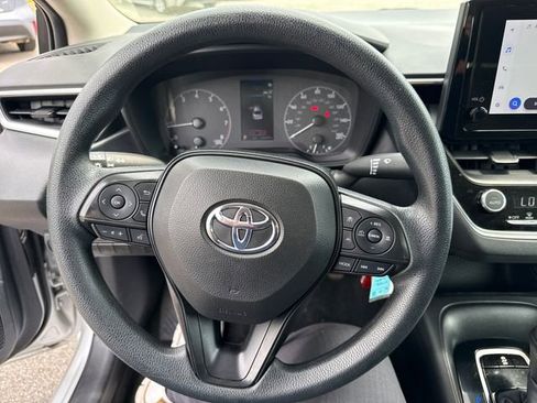 Used 2024 Toyota Corolla LE FWD image 16