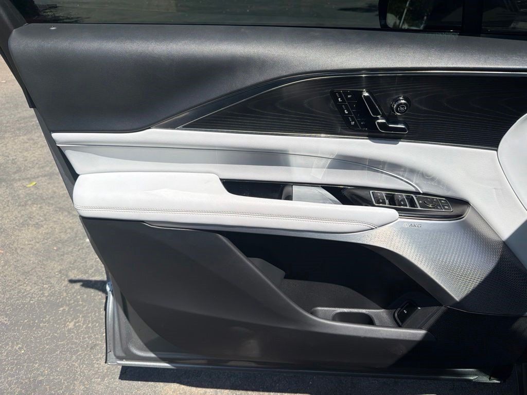 Certified 2024 Cadillac Lyriq Luxury RWD image 5