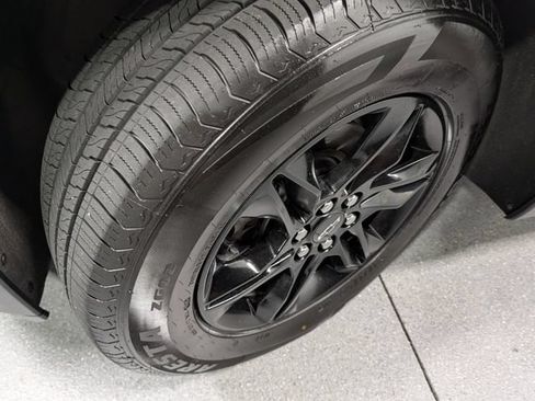 Certified 2023 Chevrolet Traverse LT w/ Midnight/Sport Edition AWD/4WD image 9